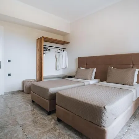 Apartment Mamfredas Kypseli
